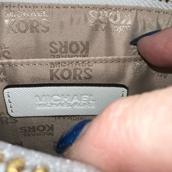 Michael Kors Illustrations NYC White Wristlet - Picture 7 of 10